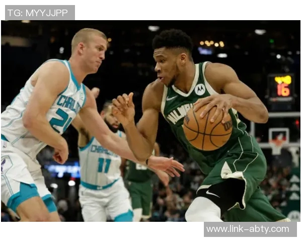 字母哥半场表现平平仅得9分3板5助3帽球队需加强进攻力度